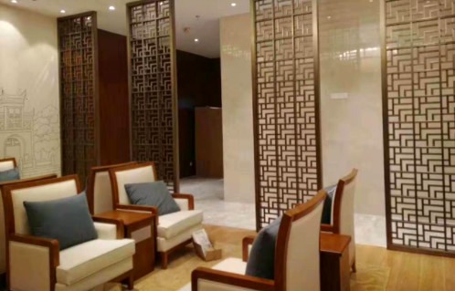 酒店不銹鋼屏風(fēng)安裝應(yīng)該注意什么？